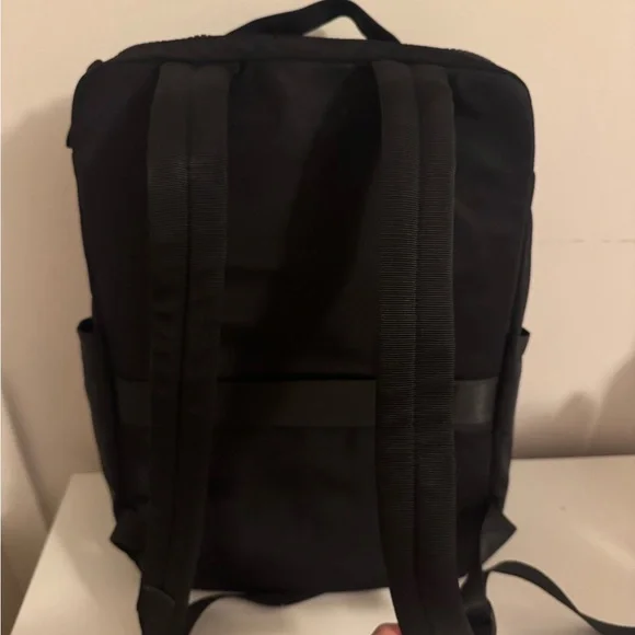 Lululemon Everyday Backpack 2.0 23L - Picture 2 of 3